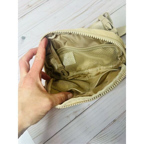 Lole Cream Tan Belt Crossbody Bag - Picture 5 of 6